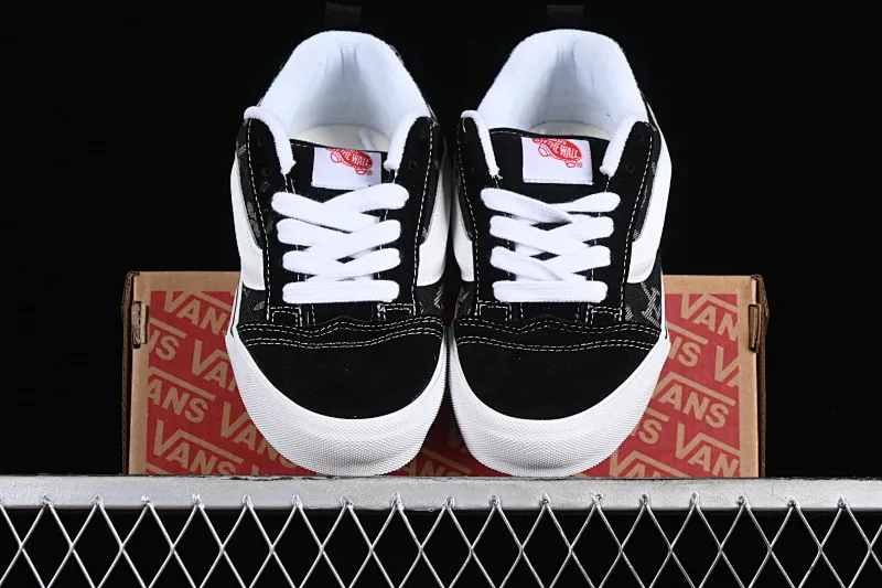 All categories Vans Vans series Vans Low Vans low-top Vans Knu-Skool high-end customized joint denim presbyopic bread shoes VN0009QC6BT